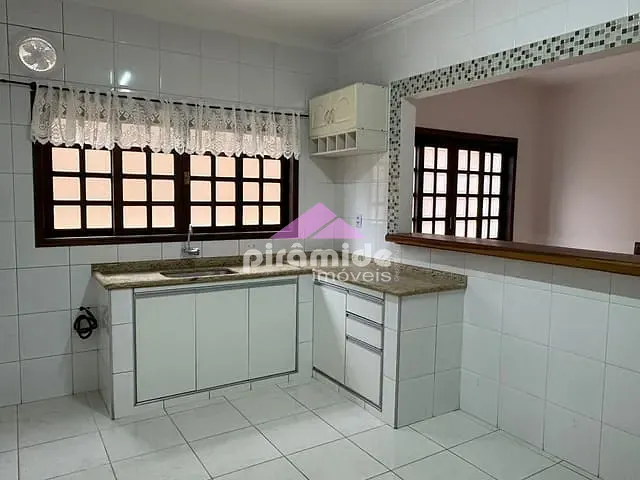 Casa 3 quartos e 3 banheiros, à venda, no bairro Residencial de Ville em São José dos Campos