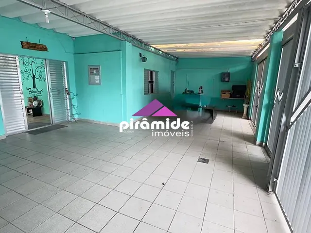 Casa com 300m² 3 quartos e 3 banheiros, à venda, no bairro Parque Industrial em São José dos Campos