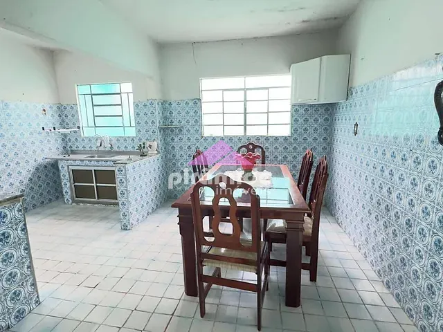 Casa com 300m² 3 quartos e 3 banheiros, à venda, no bairro Parque Industrial em São José dos Campos