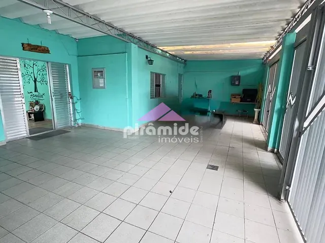 Casa com 300m² 3 quartos e 3 banheiros, à venda, no bairro Parque Industrial em São José dos Campos