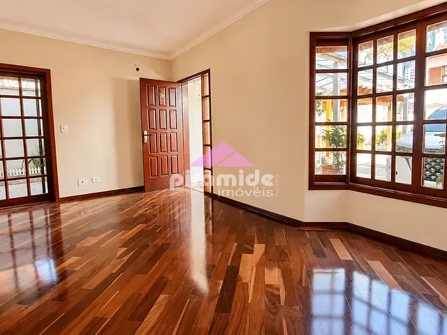 Casa 3 quartos e 2 banheiros, à venda ou para alugar, no bairro Jardim Aquarius em São José dos Campos