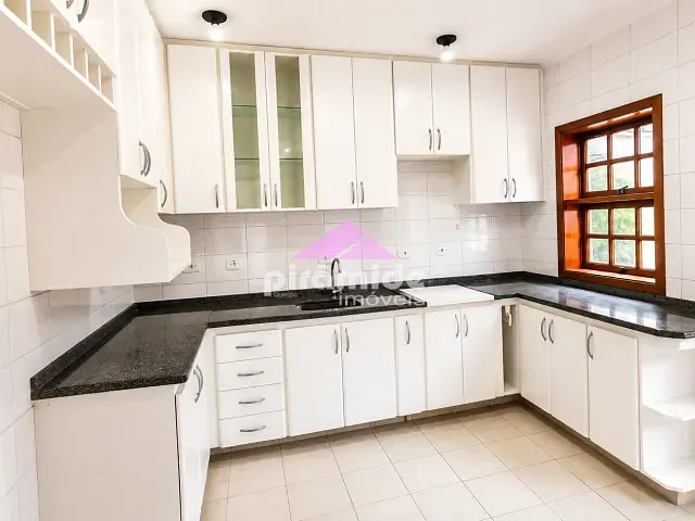 Casa 3 quartos e 2 banheiros, à venda ou para alugar, no bairro Jardim Aquarius em São José dos Campos