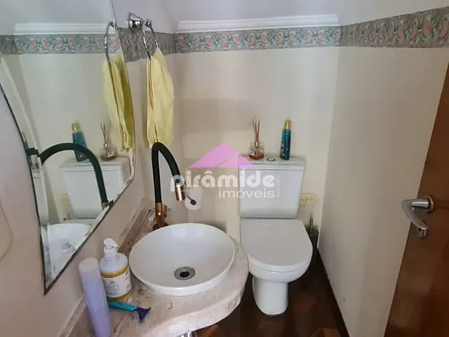 Casa 3 quartos e 2 banheiros, à venda ou para alugar, no bairro Jardim Aquarius em São José dos Campos