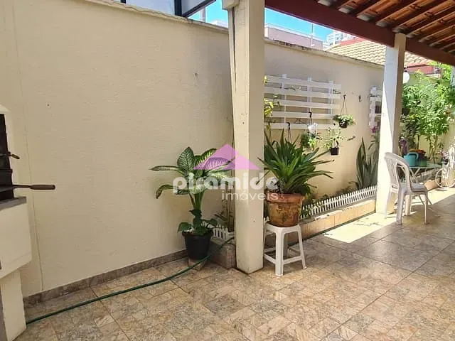 Casa 3 quartos e 2 banheiros, à venda ou para alugar, no bairro Jardim Aquarius em São José dos Campos