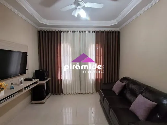 Casa 2 quartos e 1 banheiro, à venda, no bairro Bosque dos Eucaliptos em São José dos Campos