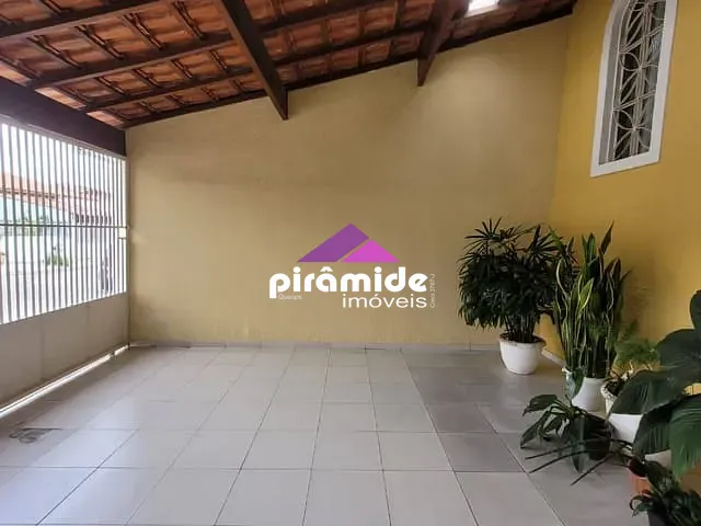 Casa 2 quartos e 1 banheiro, à venda, no bairro Bosque dos Eucaliptos em São José dos Campos