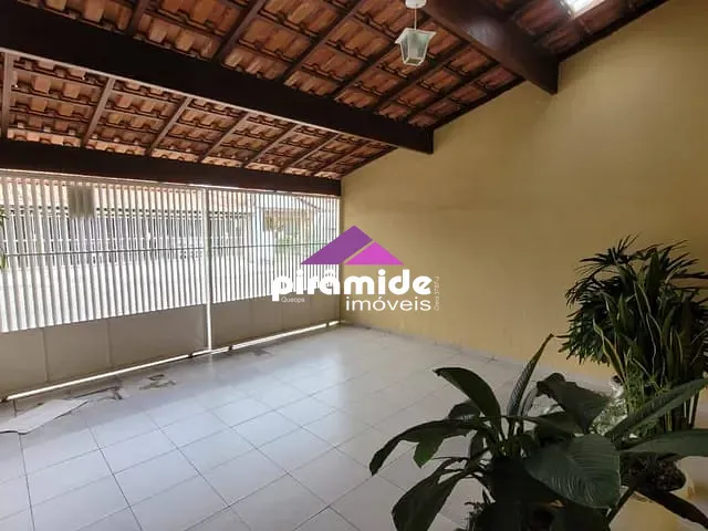 Casa 2 quartos e 1 banheiro, à venda, no bairro Bosque dos Eucaliptos em São José dos Campos