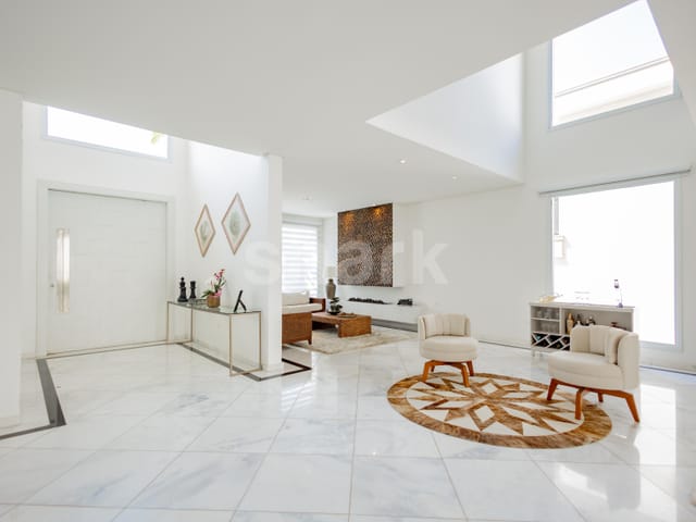 Casa com 502m² 4 quartos e 7 banheiros, à venda, no bairro Tamboré em Santana de Parnaíba