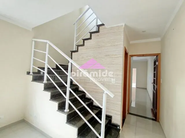Casa 3 quartos e 3 banheiros, à venda, no bairro Jardim das Indústrias em São José dos Campos