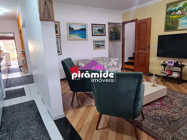 Casa com 300m² 8 quartos e 5 banheiros, à venda, no bairro Jardim Oswaldo Cruz em São José dos Campos