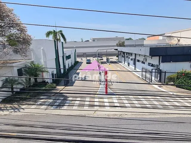 Casa com 300m² 8 quartos e 5 banheiros, à venda, no bairro Jardim Oswaldo Cruz em São José dos Campos