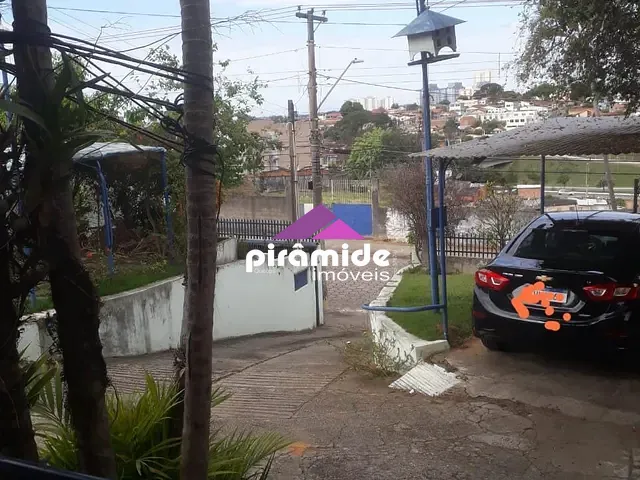Casa 3 quartos e 2 banheiros, à venda, no bairro Centro em São José dos Campos