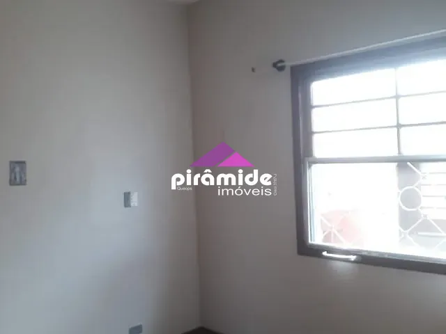 Casa 3 quartos e 2 banheiros, à venda, no bairro Centro em São José dos Campos