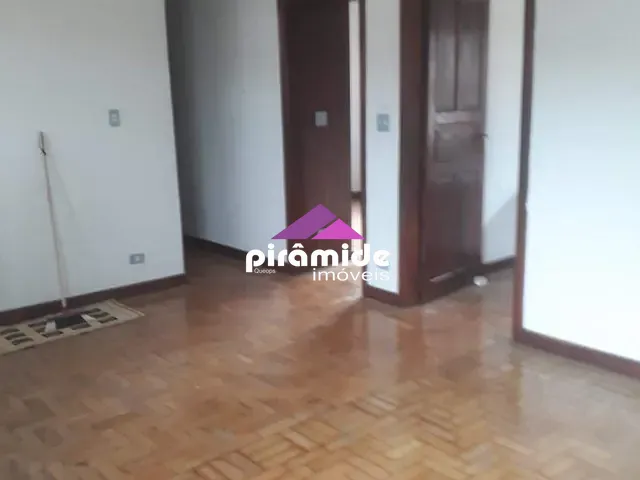 Casa 3 quartos e 2 banheiros, à venda, no bairro Centro em São José dos Campos