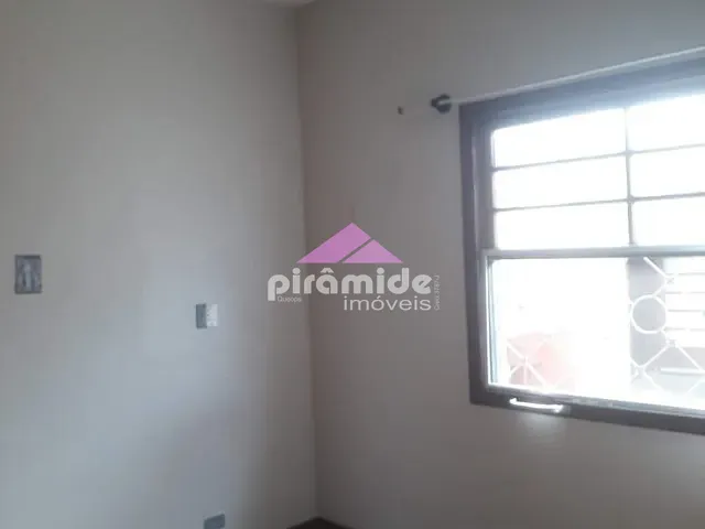 Casa 3 quartos e 2 banheiros, à venda, no bairro Centro em São José dos Campos