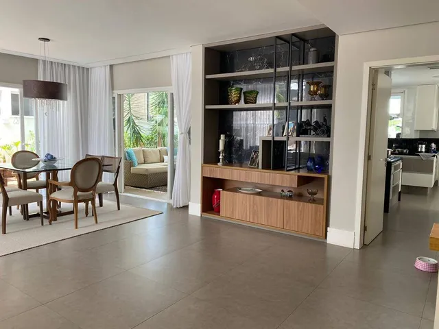 Casa com 420m² 3 quartos e 6 banheiros, para alugar, no bairro Tamboré em Santana de Parnaíba