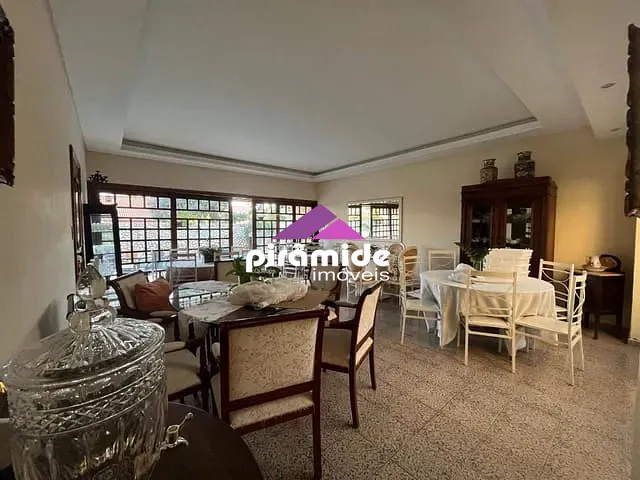 Casa 3 quartos e 4 banheiros, à venda, no bairro Jardim Esplanada em São José dos Campos