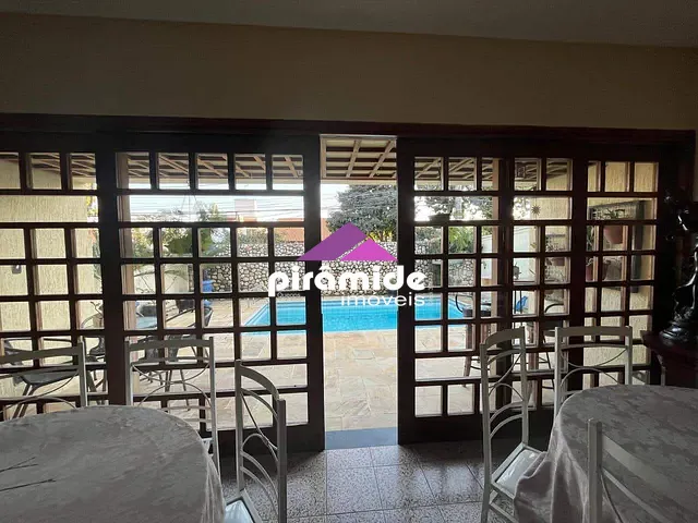 Casa 3 quartos e 4 banheiros, à venda, no bairro Jardim Esplanada em São José dos Campos