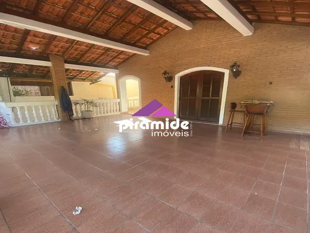 Casa com 394m² 5 quartos e 3 banheiros, à venda, no bairro Bosque dos Eucaliptos em São José dos Campos