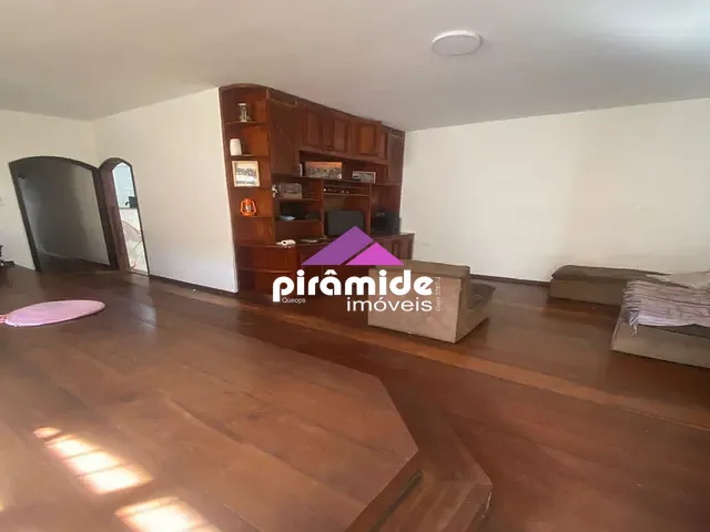 Casa com 394m² 5 quartos e 3 banheiros, à venda, no bairro Bosque dos Eucaliptos em São José dos Campos