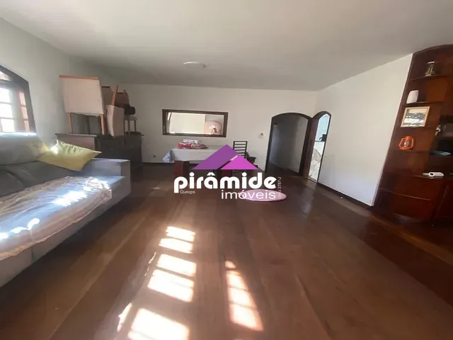 Casa com 394m² 5 quartos e 3 banheiros, à venda, no bairro Bosque dos Eucaliptos em São José dos Campos
