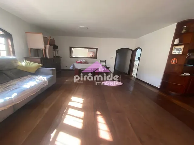 Casa com 394m² 5 quartos e 3 banheiros, à venda, no bairro Bosque dos Eucaliptos em São José dos Campos