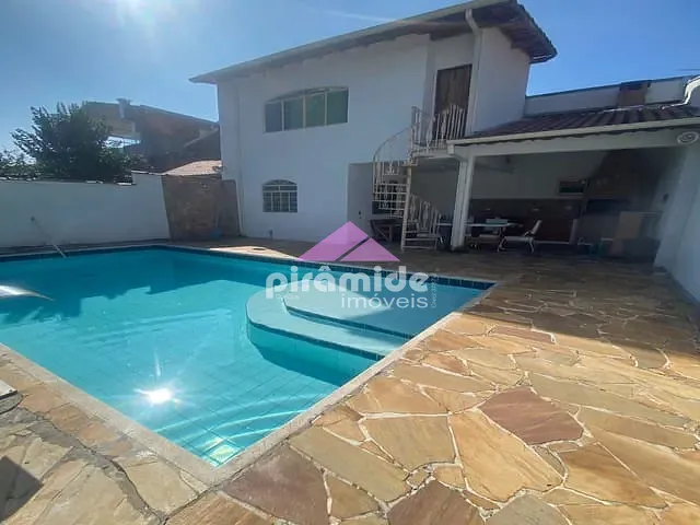 Casa com 394m² 5 quartos e 3 banheiros, à venda, no bairro Bosque dos Eucaliptos em São José dos Campos
