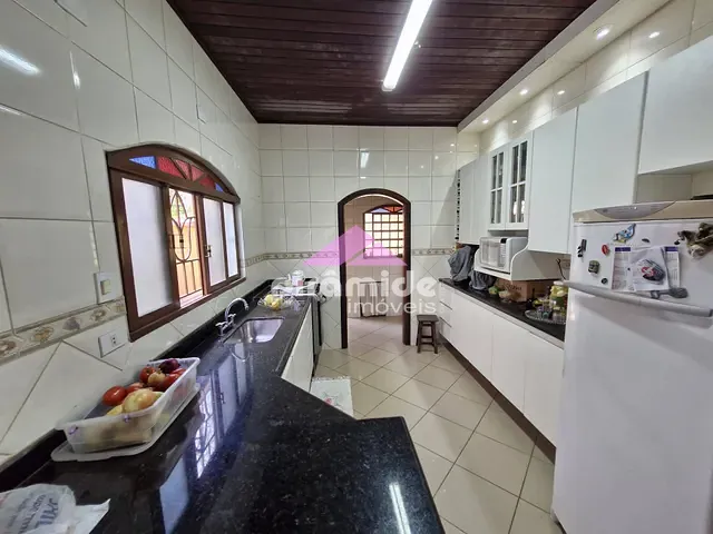 Casa com 598m² 4 quartos e 5 banheiros, à venda, no bairro Massaguaçu em Caraguatatuba