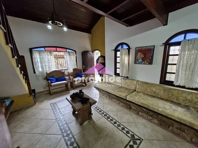 Casa com 598m² 4 quartos e 5 banheiros, à venda, no bairro Massaguaçu em Caraguatatuba