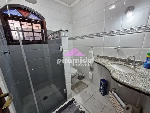 Casa com 598m² 4 quartos e 5 banheiros, à venda, no bairro Massaguaçu em Caraguatatuba