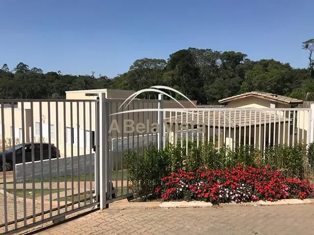 Casa 3 quartos e 1 banheiro, à venda, no bairro Chácara Tropical (Caucaia do Alto) em Cotia