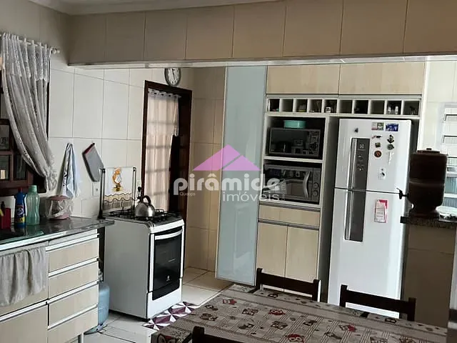 Casa 3 quartos e 2 banheiros, à venda, no bairro Conjunto Residencial Trinta e Um de Março em São José dos Campos