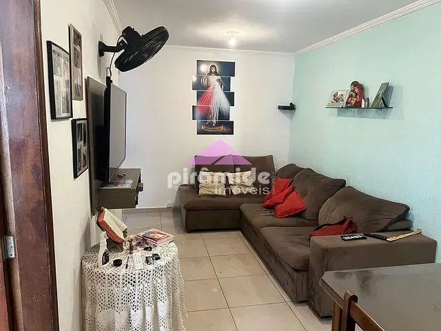 Casa 3 quartos e 2 banheiros, à venda, no bairro Conjunto Residencial Trinta e Um de Março em São José dos Campos