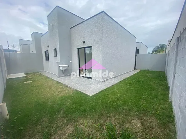 Casa com 48m² 2 quartos e 2 banheiros, à venda, no bairro Pontal de Santa Marina em Caraguatatuba