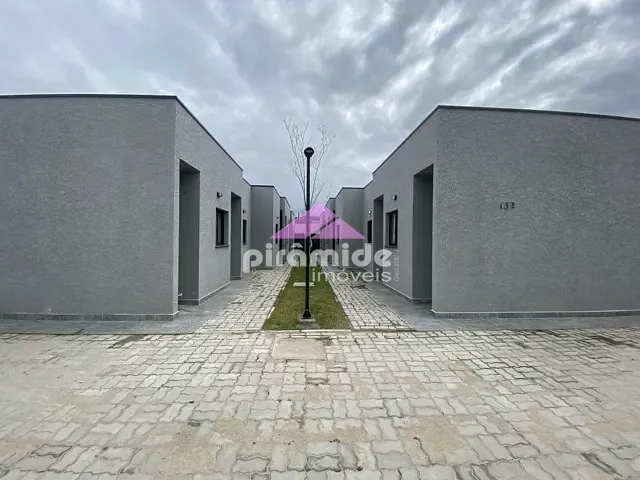 Casa com 48m² 2 quartos e 2 banheiros, à venda, no bairro Pontal de Santa Marina em Caraguatatuba