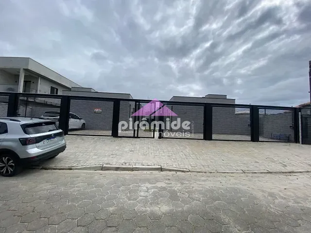 Casa com 48m² 2 quartos e 2 banheiros, à venda, no bairro Pontal de Santa Marina em Caraguatatuba
