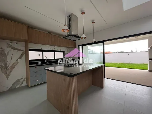 Casa 3 quartos e 3 banheiros, à venda, no bairro Residencial Colinas em Caçapava