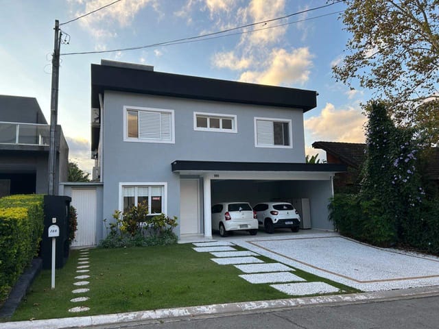 Casa com 300m² 4 quartos e 5 banheiros, à venda, no bairro Alphaville em Santana de Parnaíba