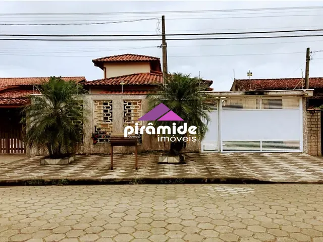 Casa com 360m² 3 quartos e 3 banheiros, à venda, no bairro Jardim Britânia em Caraguatatuba