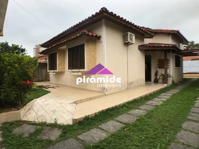 Casa com 360m² 3 quartos e 3 banheiros, à venda, no bairro Jardim Britânia em Caraguatatuba