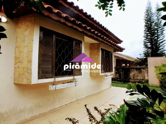 Casa com 360m² 3 quartos e 3 banheiros, à venda, no bairro Jardim Britânia em Caraguatatuba
