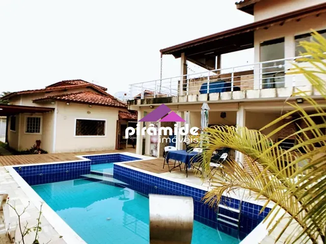 Casa com 360m² 3 quartos e 3 banheiros, à venda, no bairro Jardim Britânia em Caraguatatuba