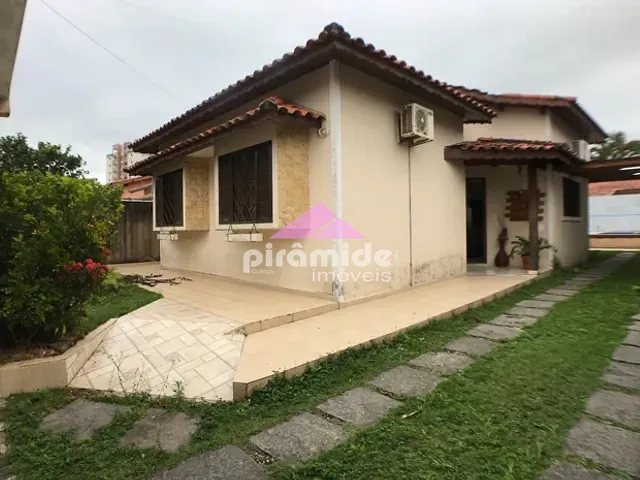 Casa com 360m² 3 quartos e 3 banheiros, à venda, no bairro Jardim Britânia em Caraguatatuba