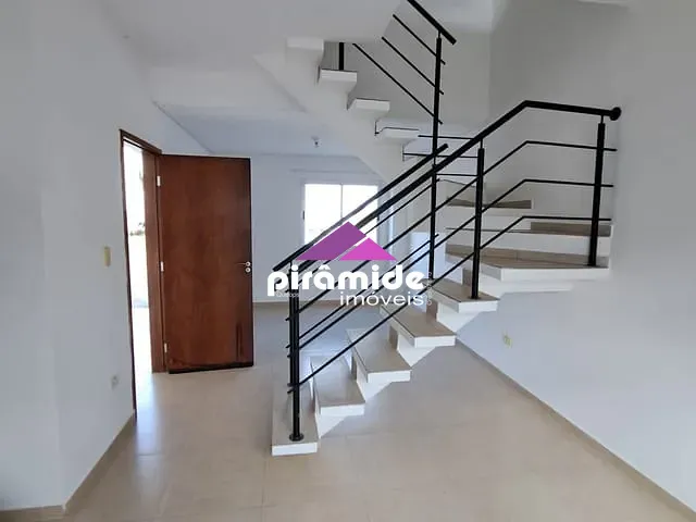 Casa 2 quartos e 1 banheiro, para alugar, no bairro Chácaras São José em São José dos Campos