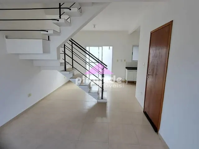 Casa 2 quartos e 1 banheiro, para alugar, no bairro Chácaras São José em São José dos Campos