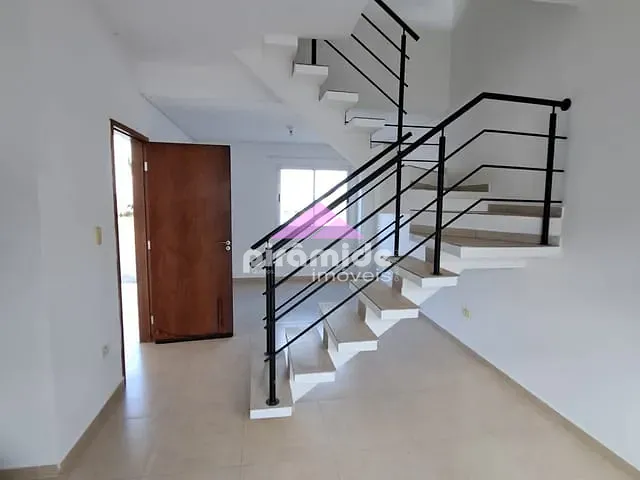 Casa 2 quartos e 1 banheiro, para alugar, no bairro Chácaras São José em São José dos Campos