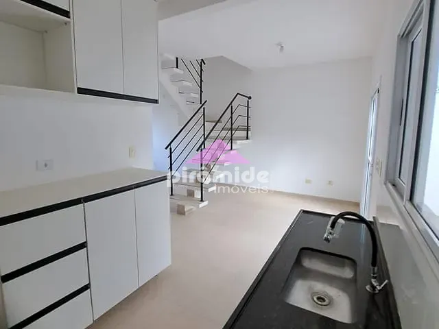 Casa 2 quartos e 1 banheiro, para alugar, no bairro Chácaras São José em São José dos Campos