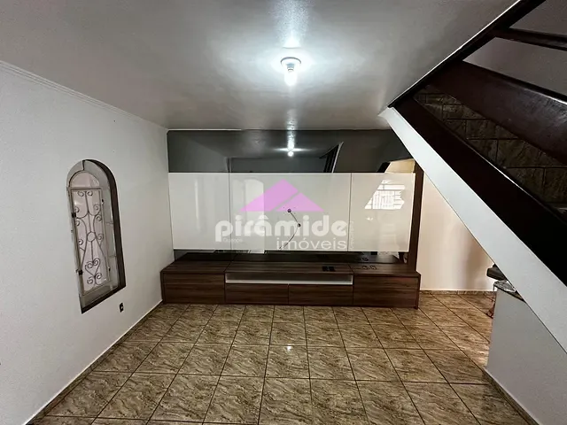 Casa com 125m² 3 quartos e 2 banheiros, à venda, no bairro Vila Tesouro em São José dos Campos