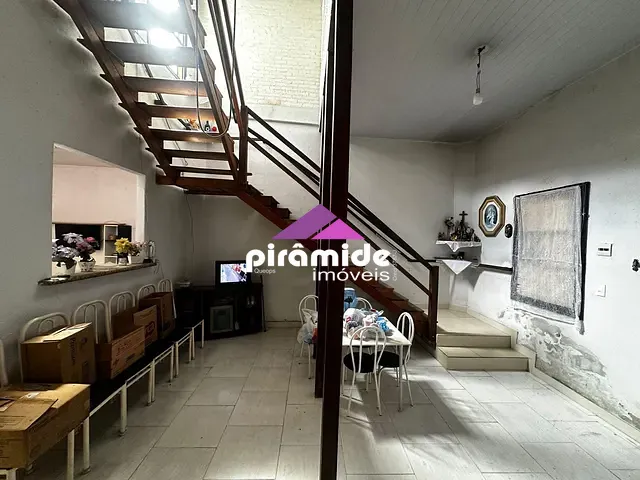 Casa com 364m² 3 quartos e 2 banheiros, à venda, no bairro Vila Sinhá em São José dos Campos