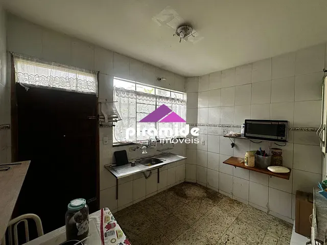 Casa com 364m² 3 quartos e 2 banheiros, à venda, no bairro Vila Sinhá em São José dos Campos